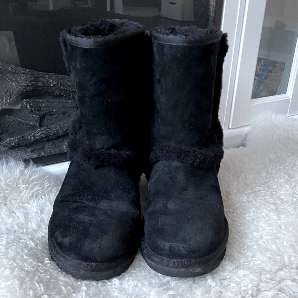 Ugg Carter Sheepskin Mid rise Boot